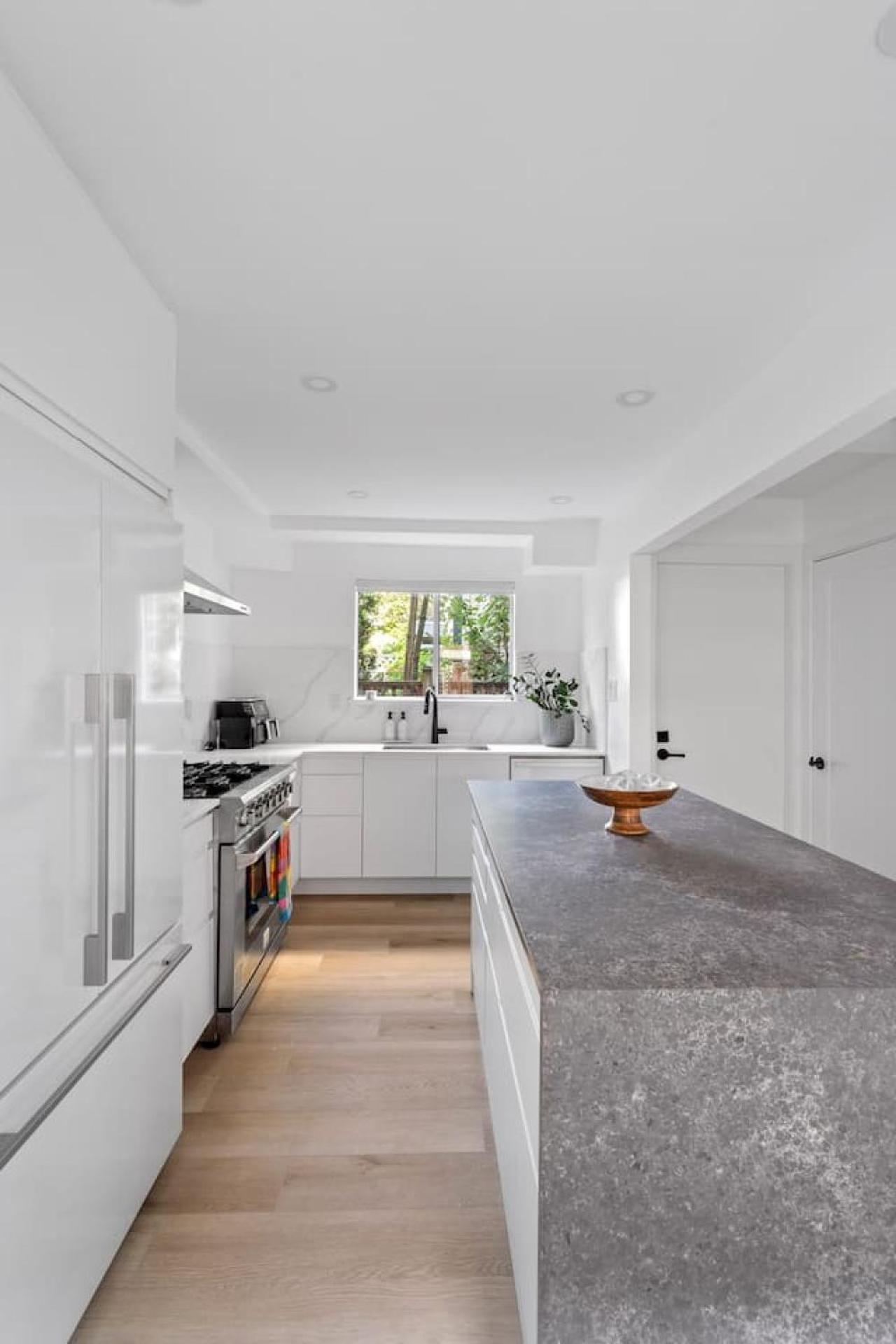 Modern Kitsilano 2 Bedroom Home With A Hot Tub Vancouver Exterior foto